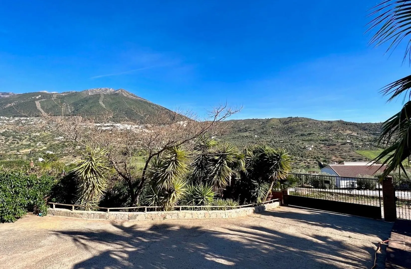 Captivating 2-Bed Villa In Alcaucin Spain