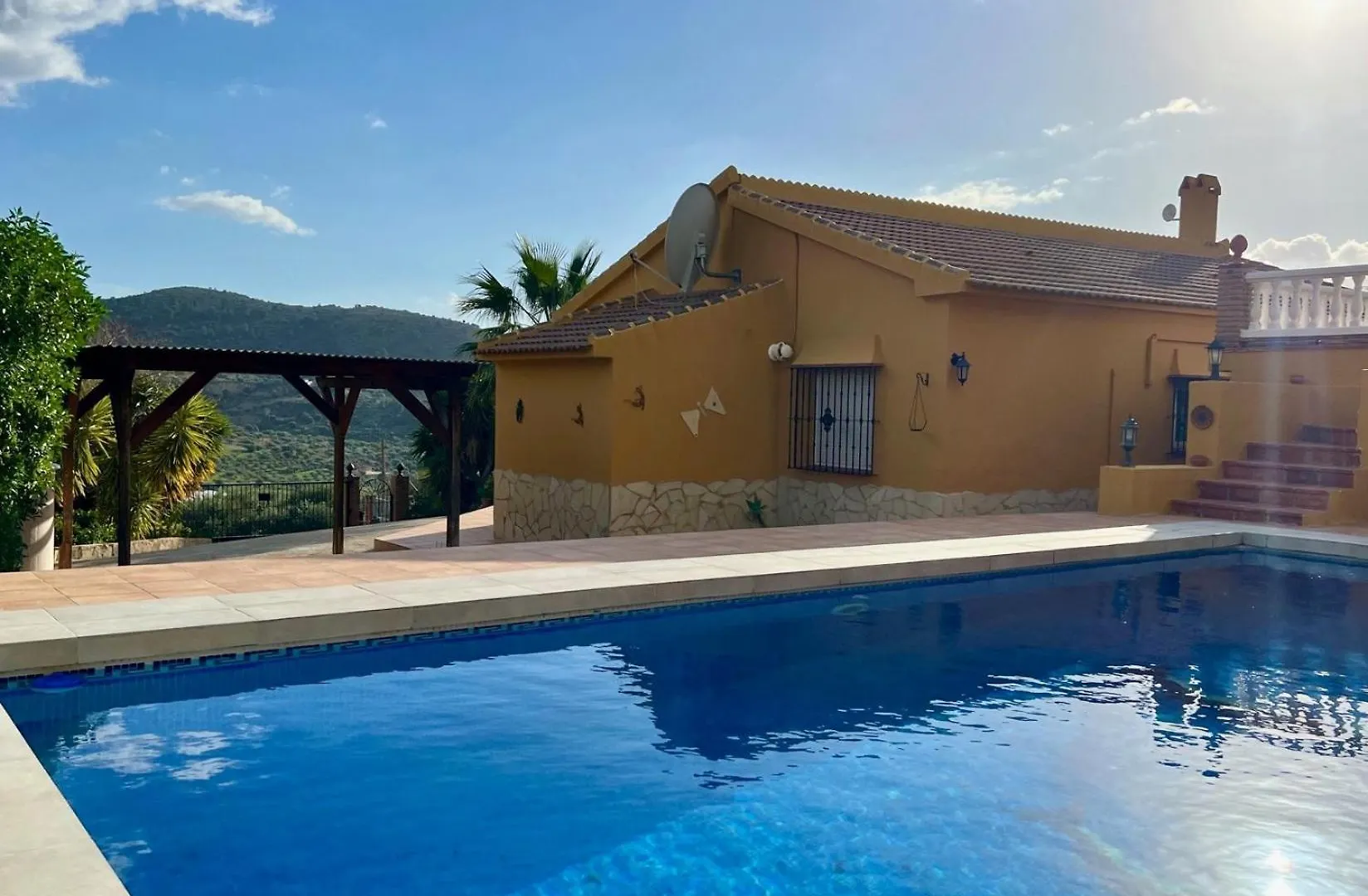 Villa In Alcaucin - Sleeps 4 - Pool - Parking Spain