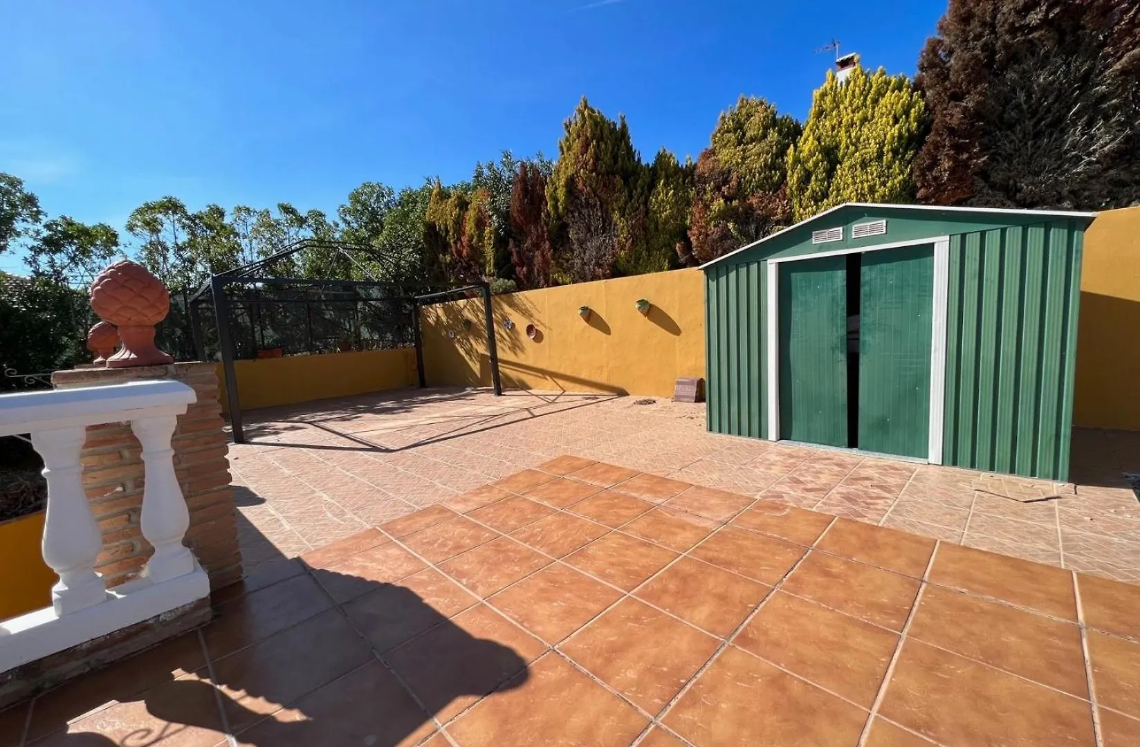 Villa In Alcaucin - Sleeps 4 - Pool - Parking